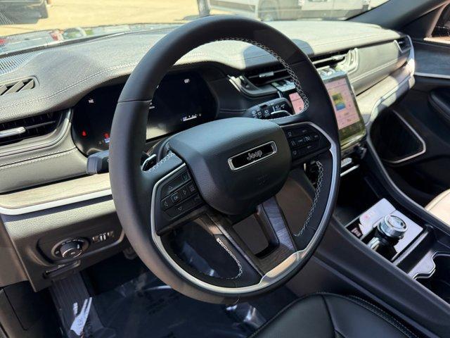 new 2025 Jeep Grand Cherokee car, priced at $50,772