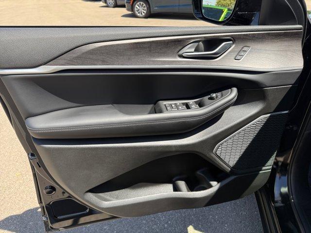 new 2025 Jeep Grand Cherokee car, priced at $50,772