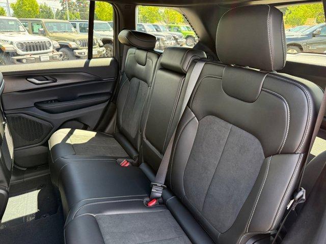 new 2025 Jeep Grand Cherokee car, priced at $41,628