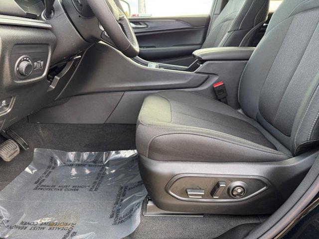 new 2025 Jeep Grand Cherokee car, priced at $35,656