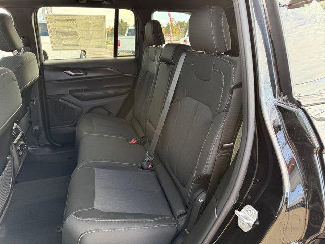 new 2025 Jeep Grand Cherokee car, priced at $35,656