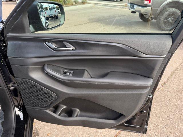 new 2025 Jeep Grand Cherokee car, priced at $35,656