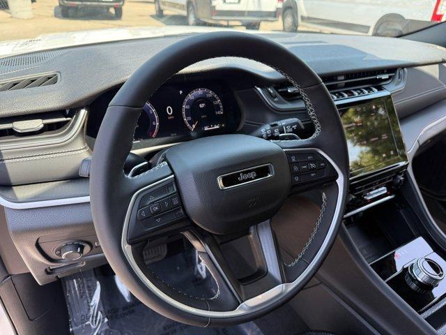 new 2025 Jeep Grand Cherokee car, priced at $40,475