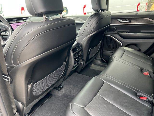 new 2025 Jeep Grand Cherokee car, priced at $49,807