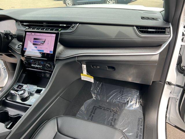 new 2025 Jeep Grand Cherokee car, priced at $49,807