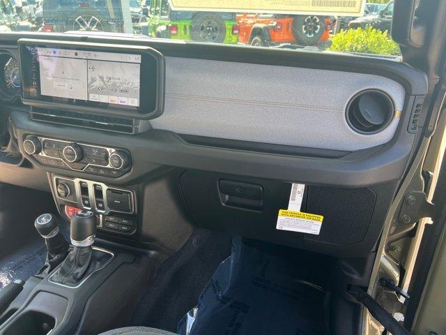 new 2025 Jeep Wrangler car, priced at $43,651