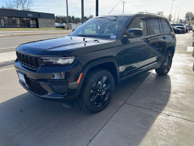 new 2025 Jeep Grand Cherokee car, priced at $42,532