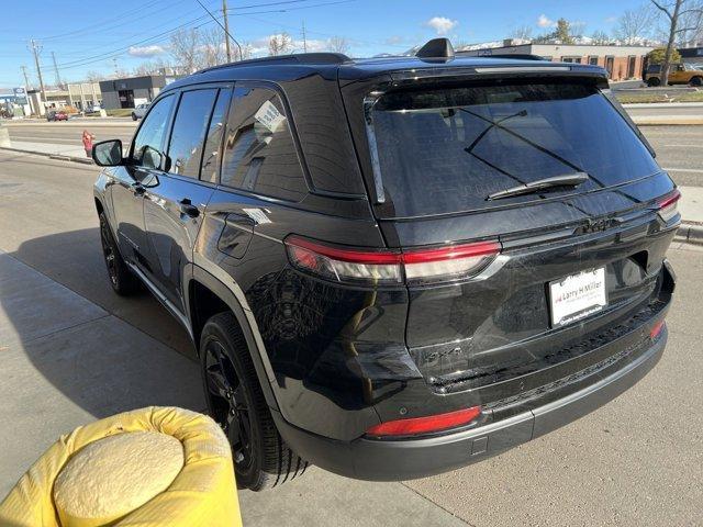 new 2025 Jeep Grand Cherokee car, priced at $42,532