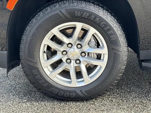 used 2023 Chevrolet Suburban car, priced at $41,989