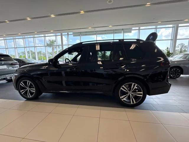 new 2025 BMW X7 car