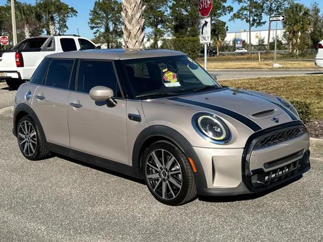 used 2022 MINI Hardtop car, priced at $19,971