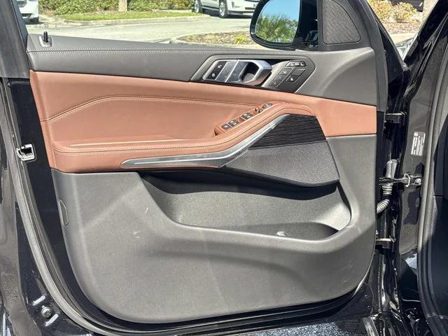 new 2026 BMW X7 car, priced at $95,705