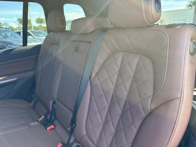 new 2026 BMW X7 car, priced at $95,705