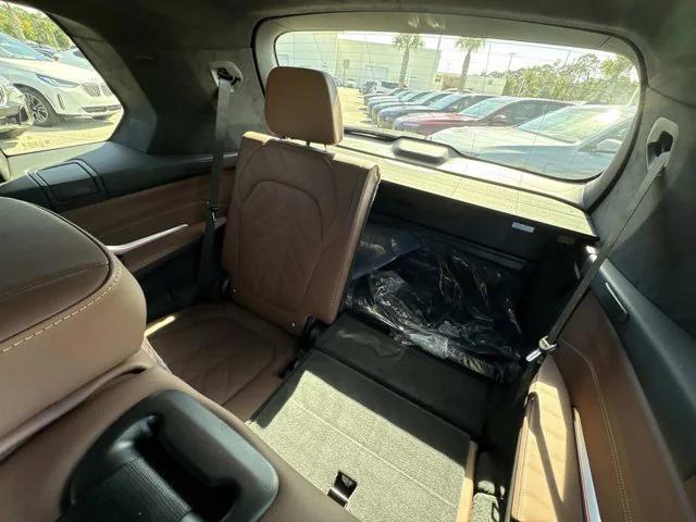 new 2026 BMW X7 car, priced at $95,705