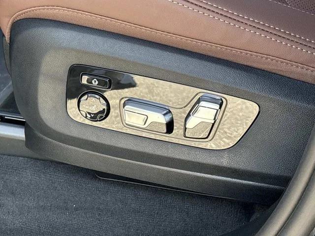 new 2026 BMW X7 car, priced at $95,705