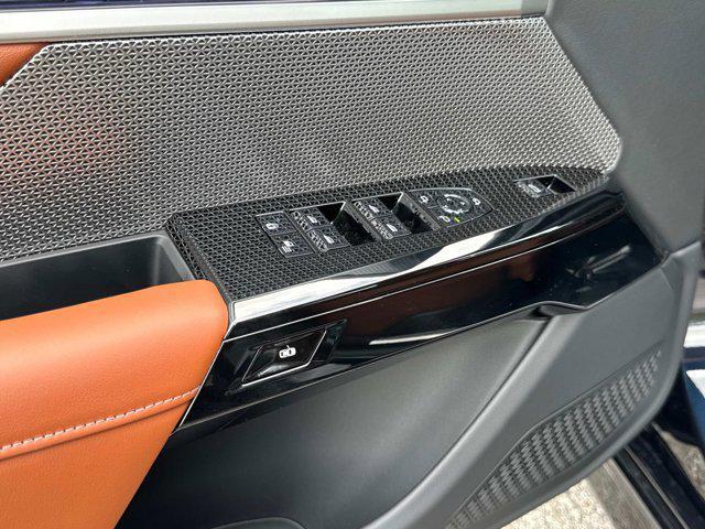 new 2025 BMW 760 car, priced at $130,084
