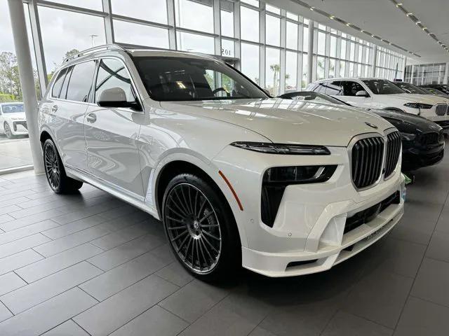 new 2025 BMW X7 car