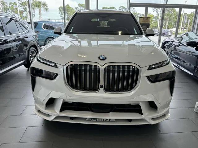 new 2025 BMW X7 car, priced at $159,695