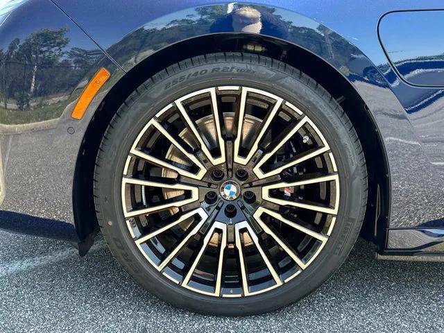 new 2025 BMW 750e car
