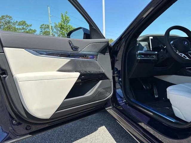 new 2025 BMW 750e car