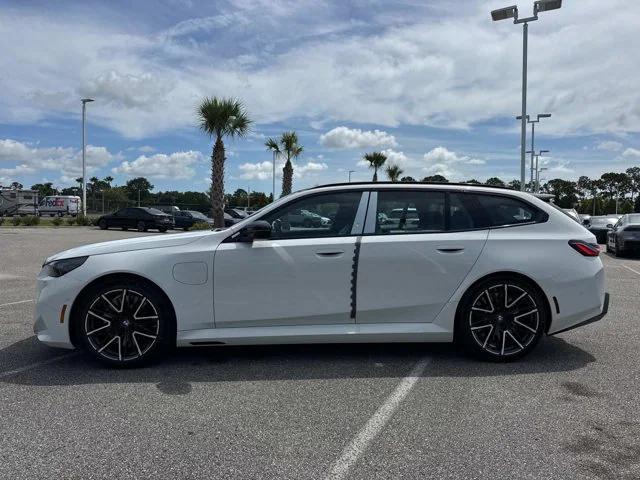new 2025 BMW M5 car
