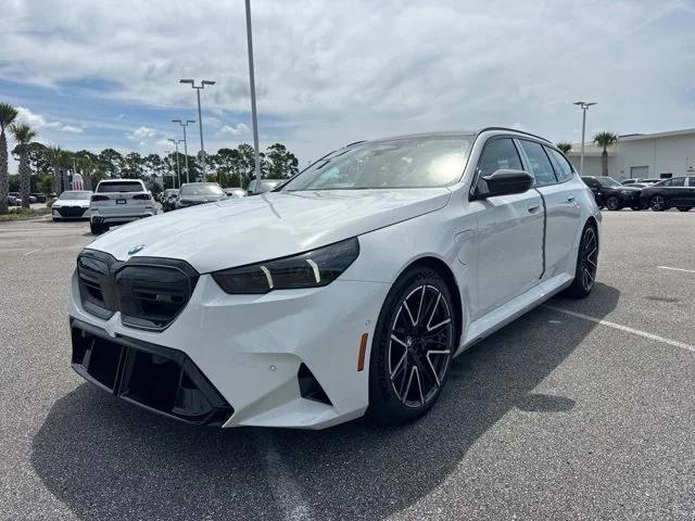 new 2025 BMW M5 car