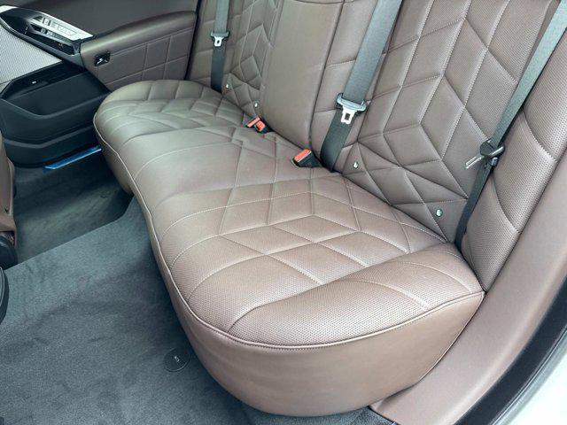 new 2025 BMW 750e car