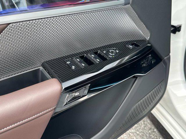 new 2025 BMW 750e car