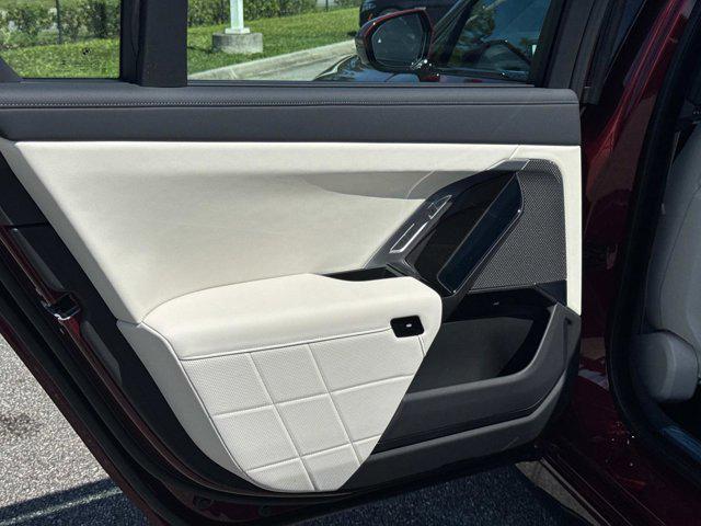 new 2025 BMW 760 car, priced at $130,684