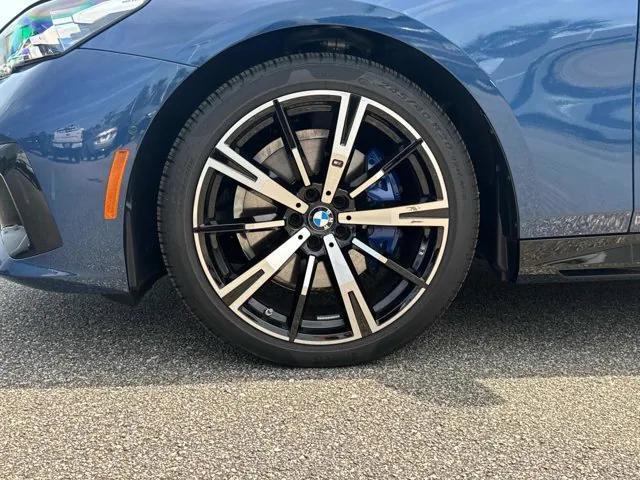 new 2025 BMW 530 car