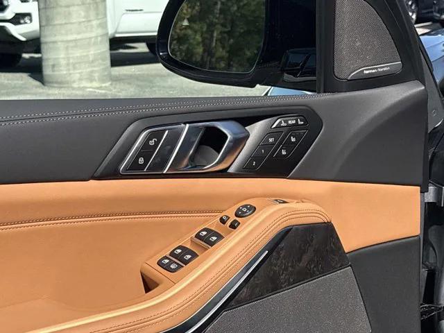 new 2026 BMW X7 car, priced at $100,735