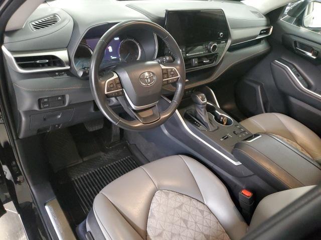 used 2023 Toyota Highlander Hybrid car, priced at $40,998