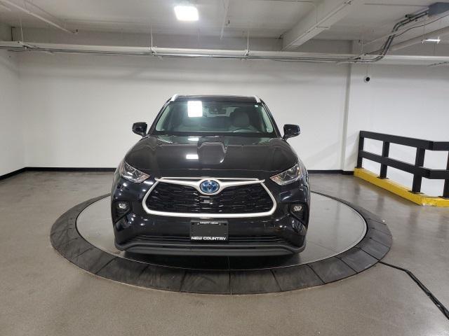 used 2023 Toyota Highlander Hybrid car, priced at $40,998