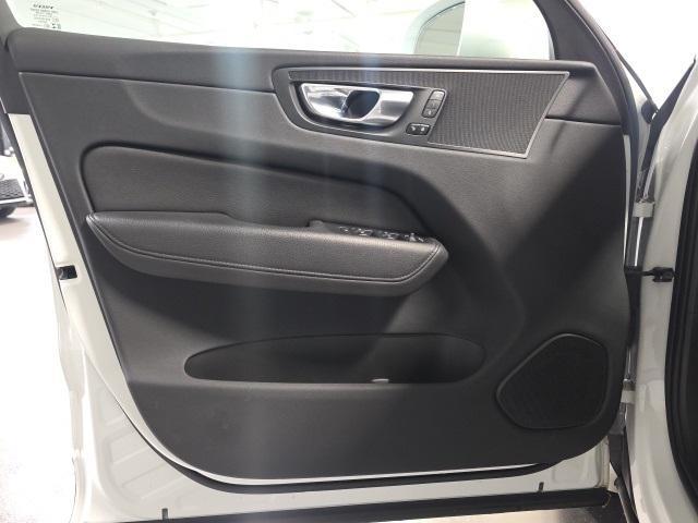 used 2022 Volvo XC60 car, priced at $27,998