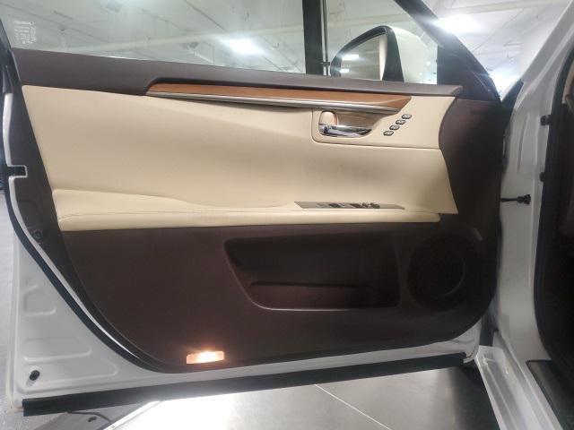 used 2016 Lexus ES 300h car, priced at $18,998