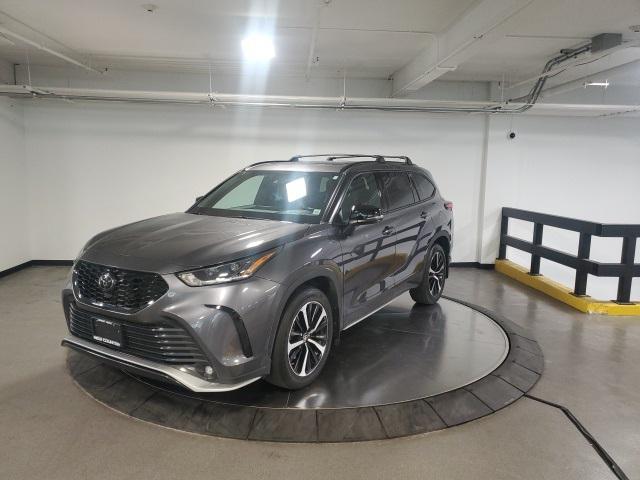 used 2022 Toyota Highlander car, priced at $36,998