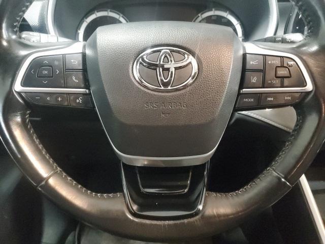 used 2022 Toyota Highlander car, priced at $36,998