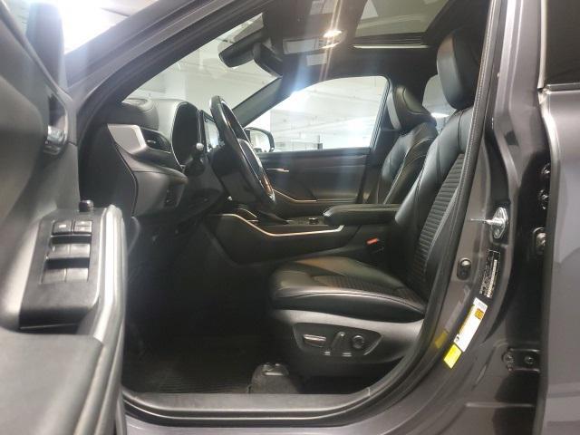 used 2022 Toyota Highlander car, priced at $36,998