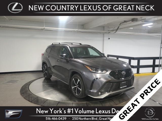 used 2022 Toyota Highlander car, priced at $36,998