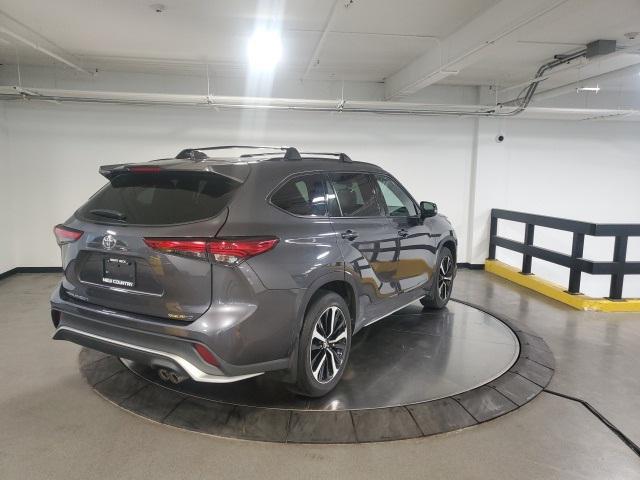 used 2022 Toyota Highlander car, priced at $36,998
