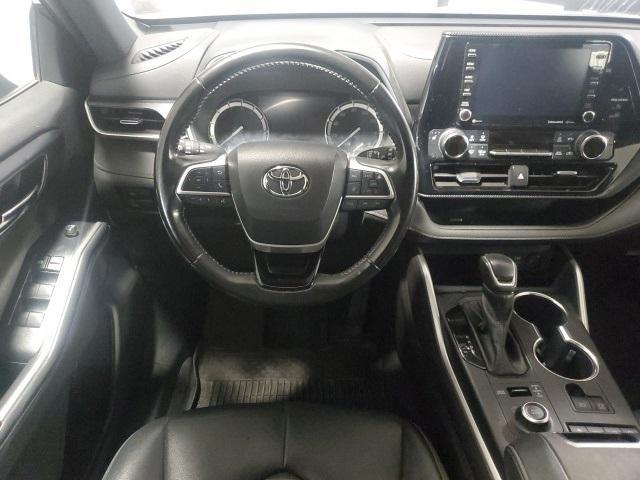 used 2022 Toyota Highlander car, priced at $36,998
