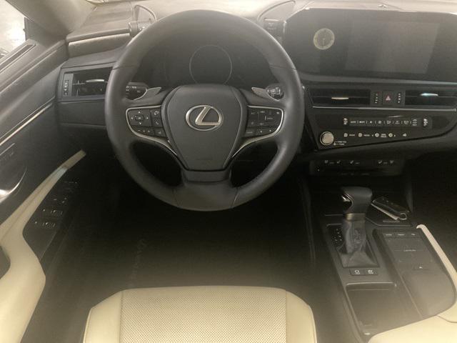 used 2022 Lexus ES 300h car, priced at $37,998