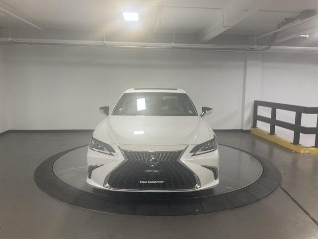 used 2022 Lexus ES 300h car, priced at $37,998