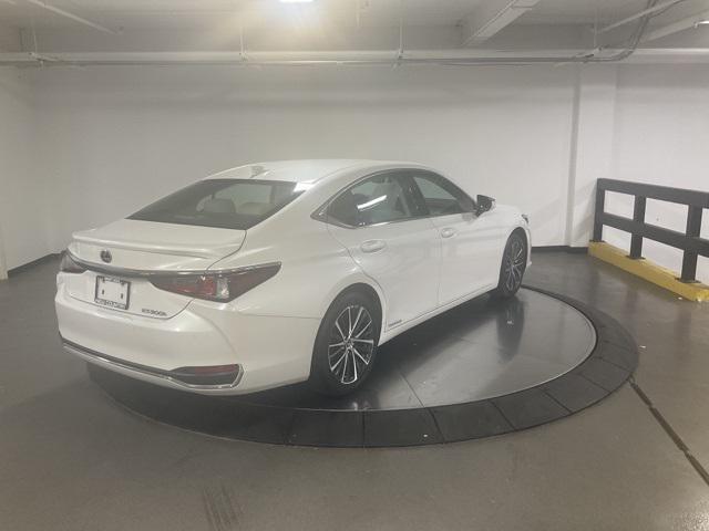 used 2022 Lexus ES 300h car, priced at $37,998