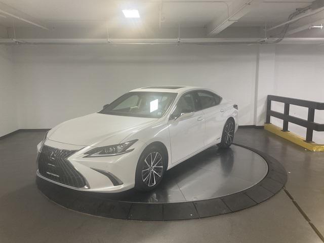 used 2022 Lexus ES 300h car, priced at $37,998