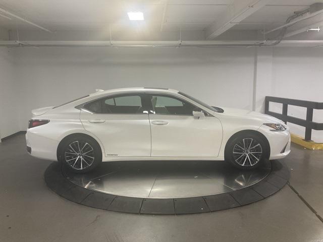 used 2022 Lexus ES 300h car, priced at $37,998