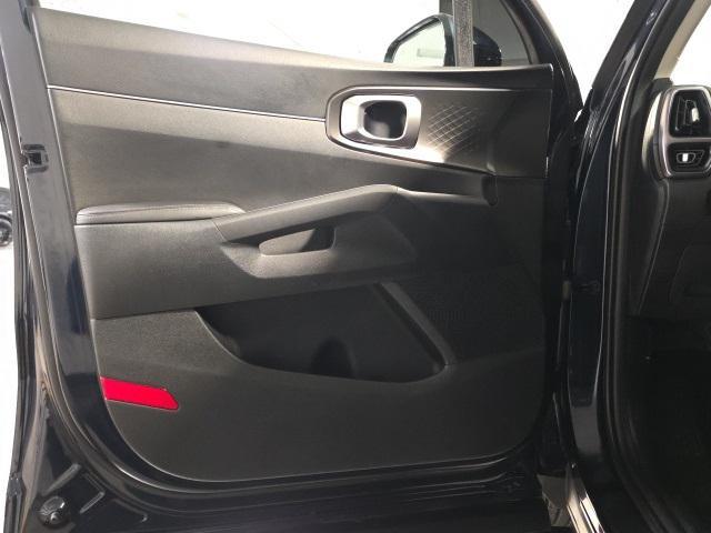 used 2023 Kia Sorento Hybrid car, priced at $26,998