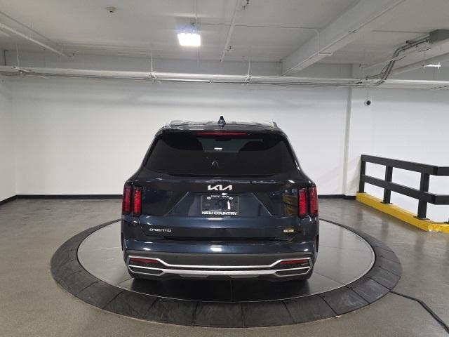 used 2023 Kia Sorento Hybrid car, priced at $26,998