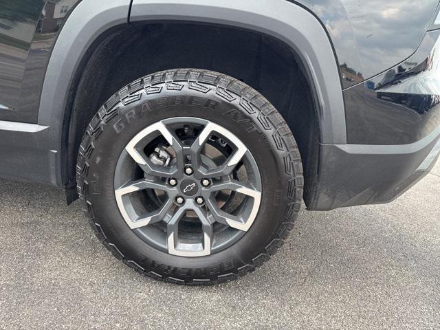 used 2025 Chevrolet Equinox car, priced at $29,995