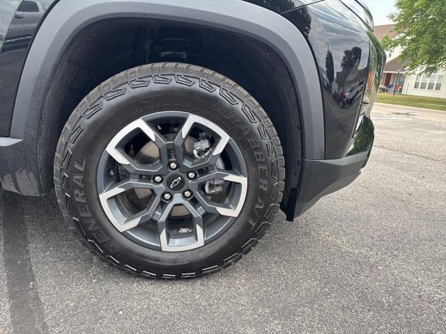 used 2025 Chevrolet Equinox car, priced at $29,995